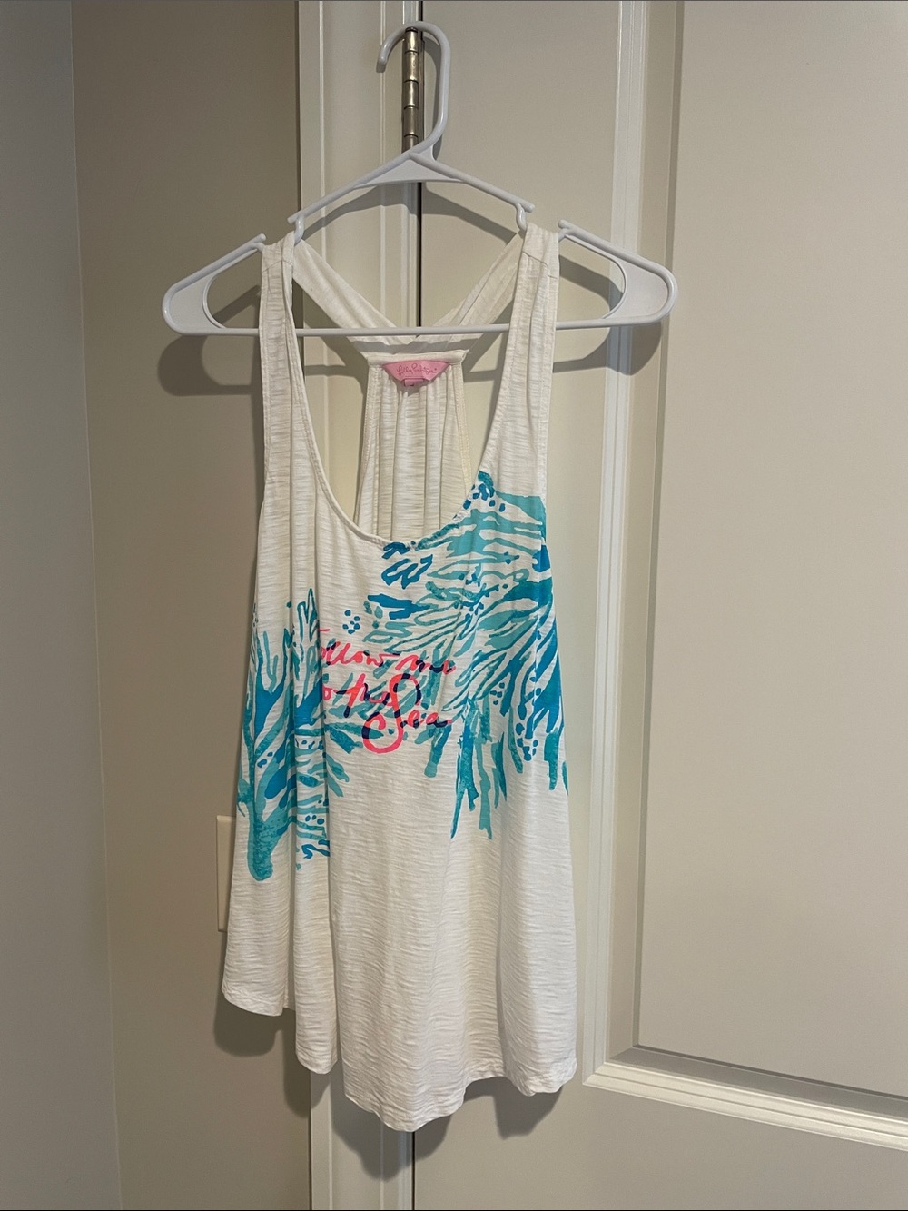 Lilly Pulitzer White Tank with Teal & Pink Graphic Seaweed Print